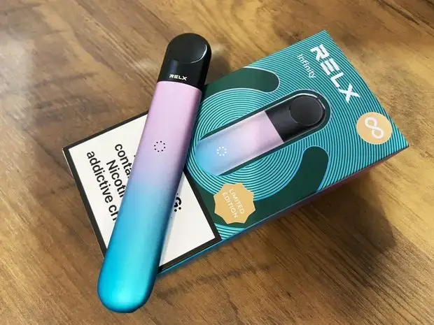 RELX Infinity Review: Device